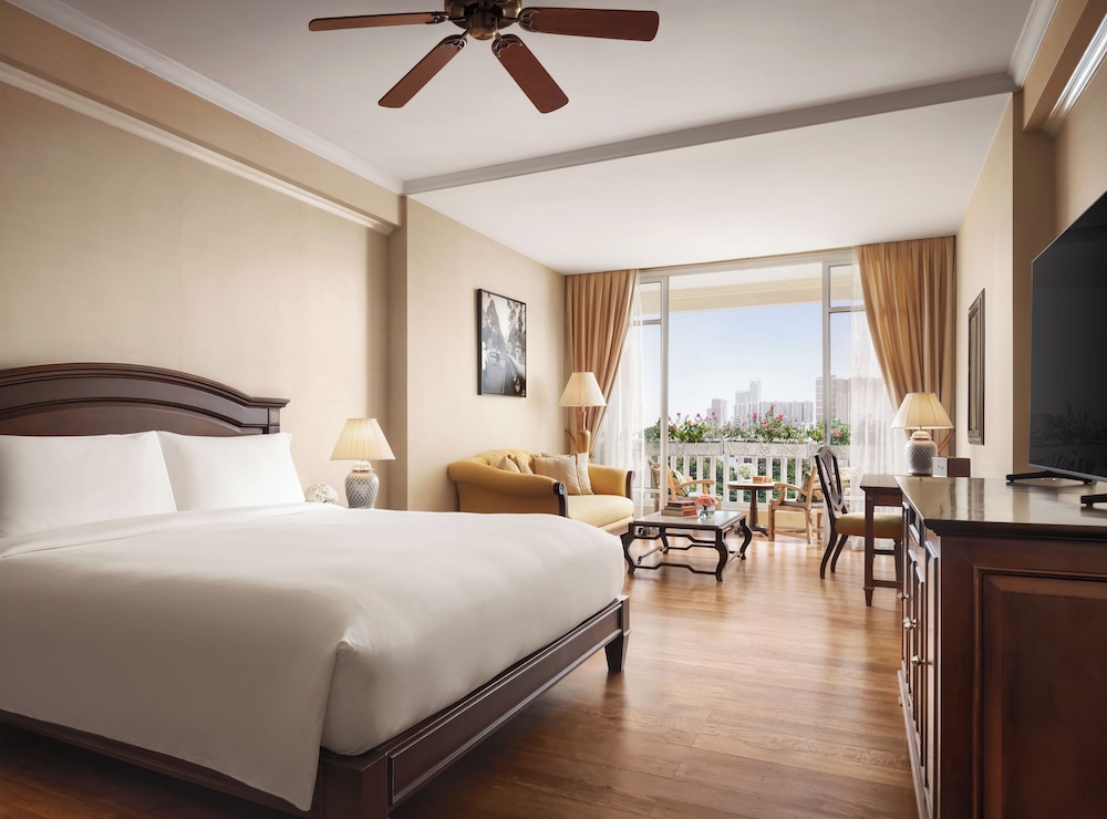 HABITACIÓN DE LUJO, 1 Cama King, Balcón del hotel Sofitel Phnom Penh Phokeethra