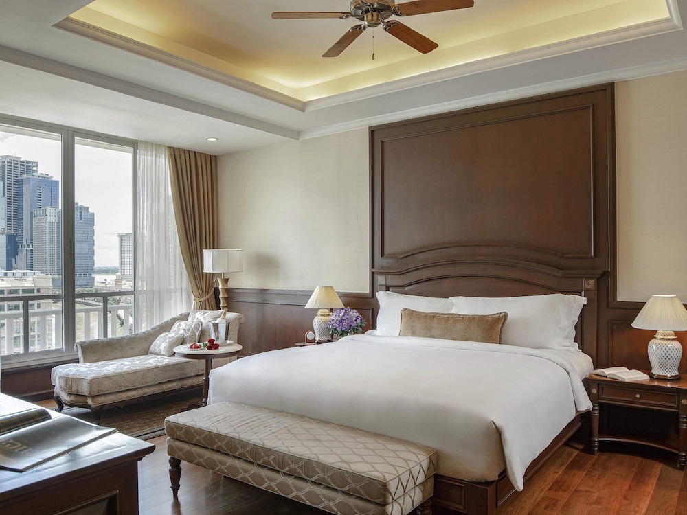 SUITE OPERA, 1 Cama King Size, Salón Independiente, Acceso Club Millésime del hotel Sofitel Phnom Penh Phokeethra