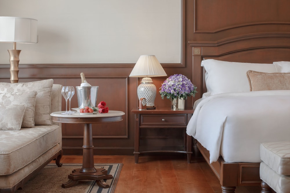 SUITE OPERA, 1 Cama King Size, Salón Independiente, Acceso Club Millésime del hotel Sofitel Phnom Penh Phokeethra. Foto 1