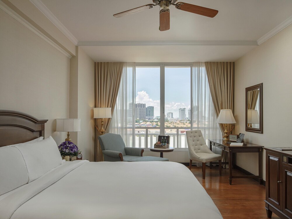 SUITE PRESTIGE, Acceso Club Millésime, 1 Cama King, Servicio de Mayordomo del hotel Sofitel Phnom Penh Phokeethra. Foto 1