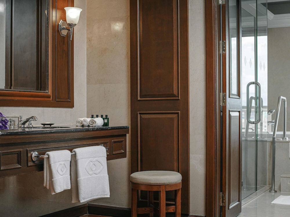 SUITE PRESTIGE, Acceso Club Millésime, 1 Cama King, Servicio de Mayordomo del hotel Sofitel Phnom Penh Phokeethra. Foto 3