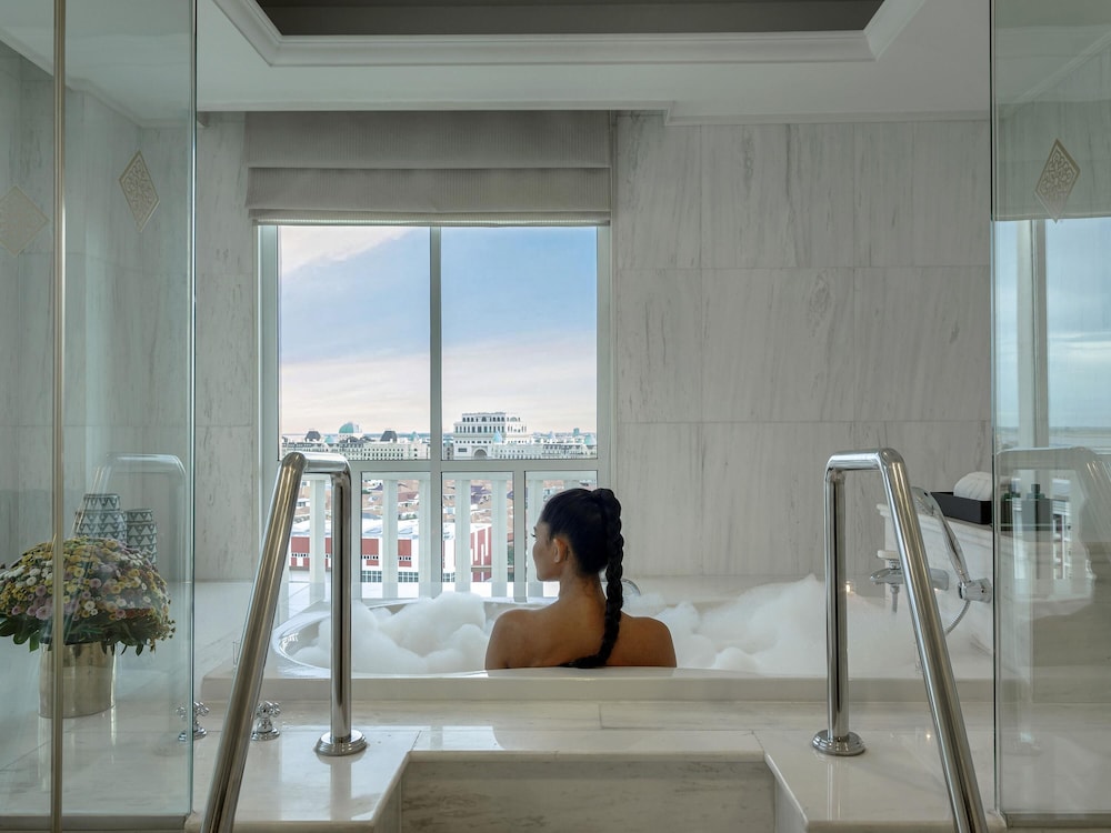 SUITE PRESTIGE, Acceso Club Millésime, 1 Cama King, Servicio de Mayordomo del hotel Sofitel Phnom Penh Phokeethra. Foto 5