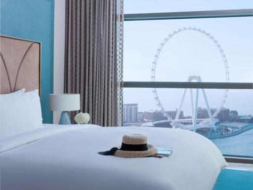 Suite Opera con balcón, vistas al mar y acceso al club - 1 cama extragrande del hotel Sofitel Dubai Jumeirah Beach