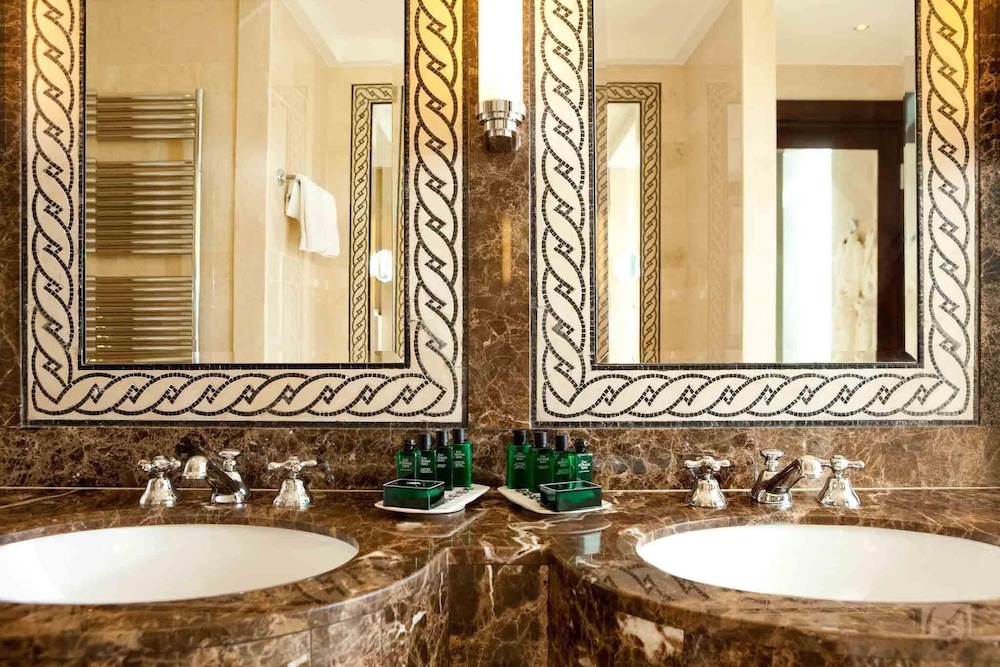 Suite Deluxe del hotel Royal Hotel Oran-MGallery. Foto 3