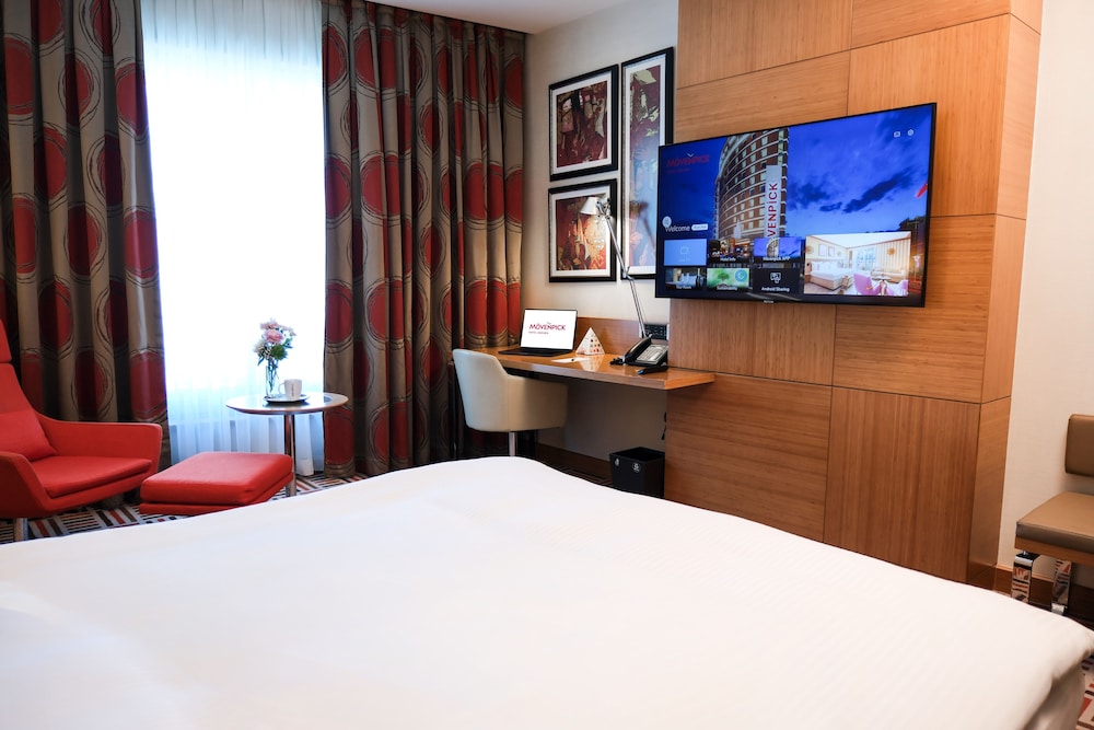 Habitación Deluxe, 1 cama de matrimonio grande del hotel Mövenpick Ankara. Foto 1