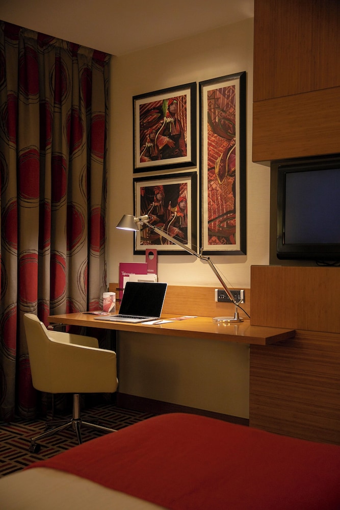 Habitación superior, 1 cama de matrimonio del hotel Mövenpick Ankara. Foto 3