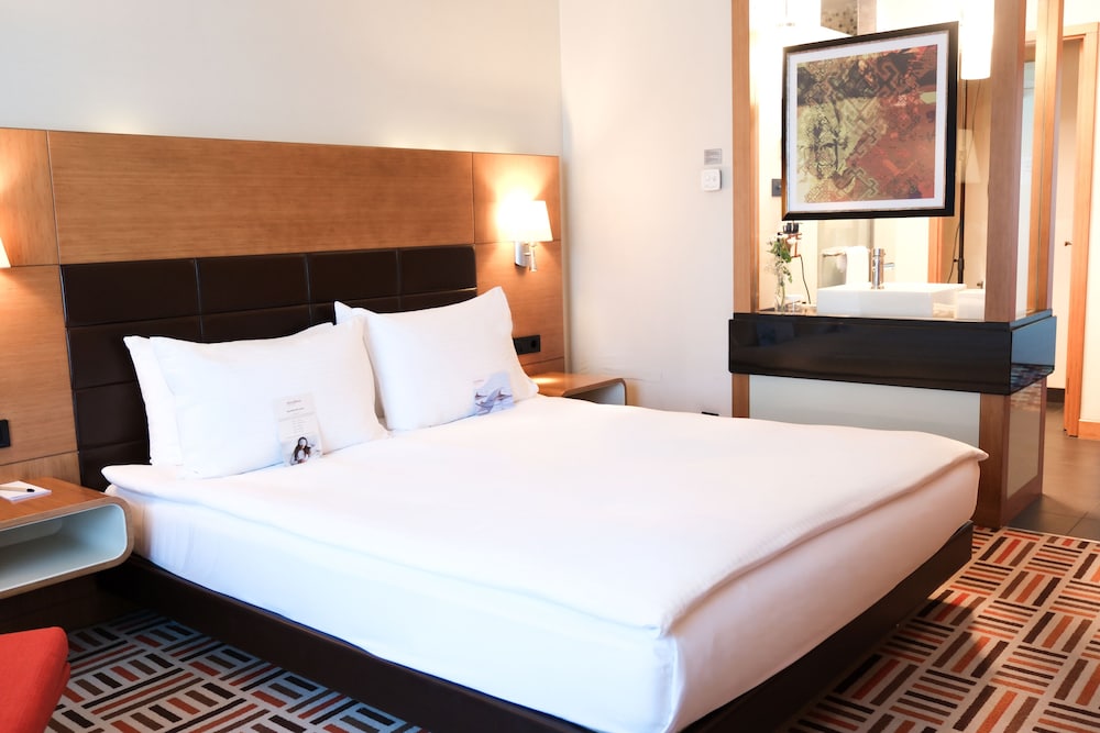 Habitación superior, 1 cama de matrimonio del hotel Mövenpick Ankara. Foto 4