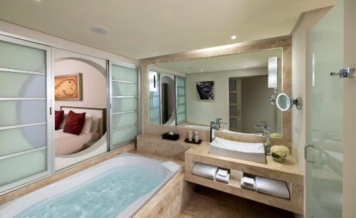 Habitación Roulette Playa del Carmen o La Perla del hotel Paradisus La Perla - Adults Only - All Inclusive. Foto 2