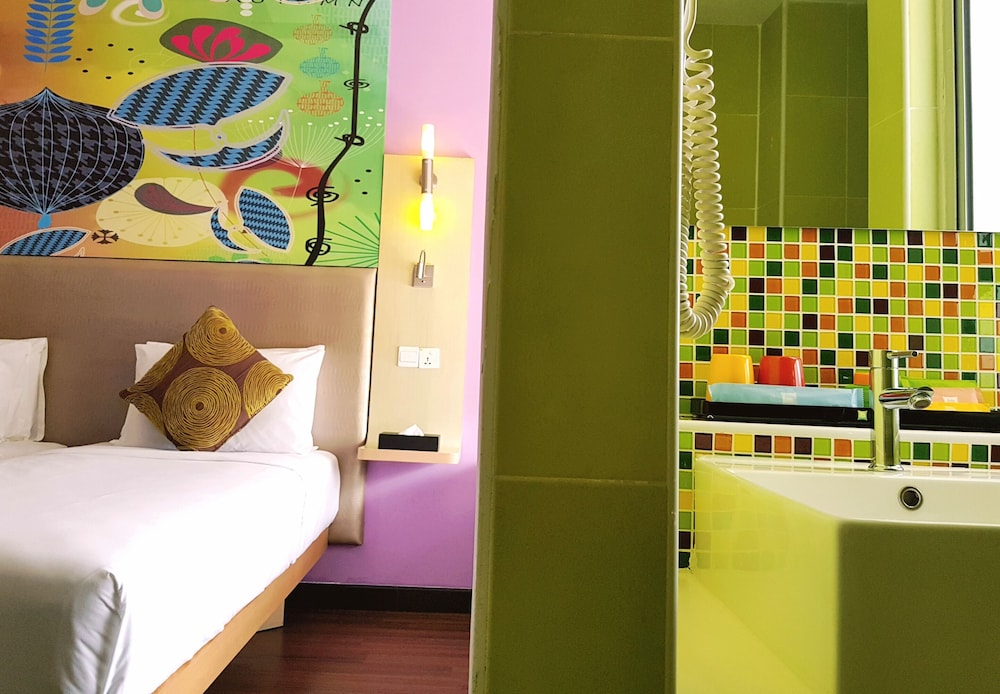 Habitación estándar con 2 camas individuales del hotel Ibis Styles Kuala Lumpur Fraser Business Park. Foto 2