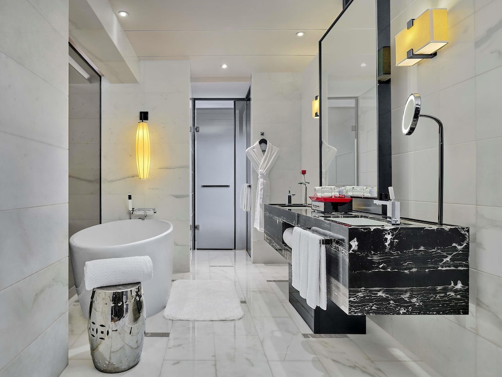 Suite Junior 1 Cama King del hotel Sofitel Guangzhou Sunrich. Foto 4