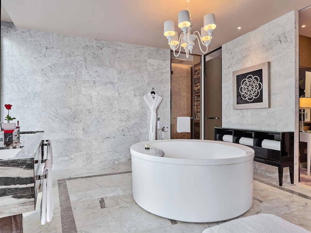 SUITE OPERA, 1 Cama King del hotel Sofitel Guangzhou Sunrich. Foto 6