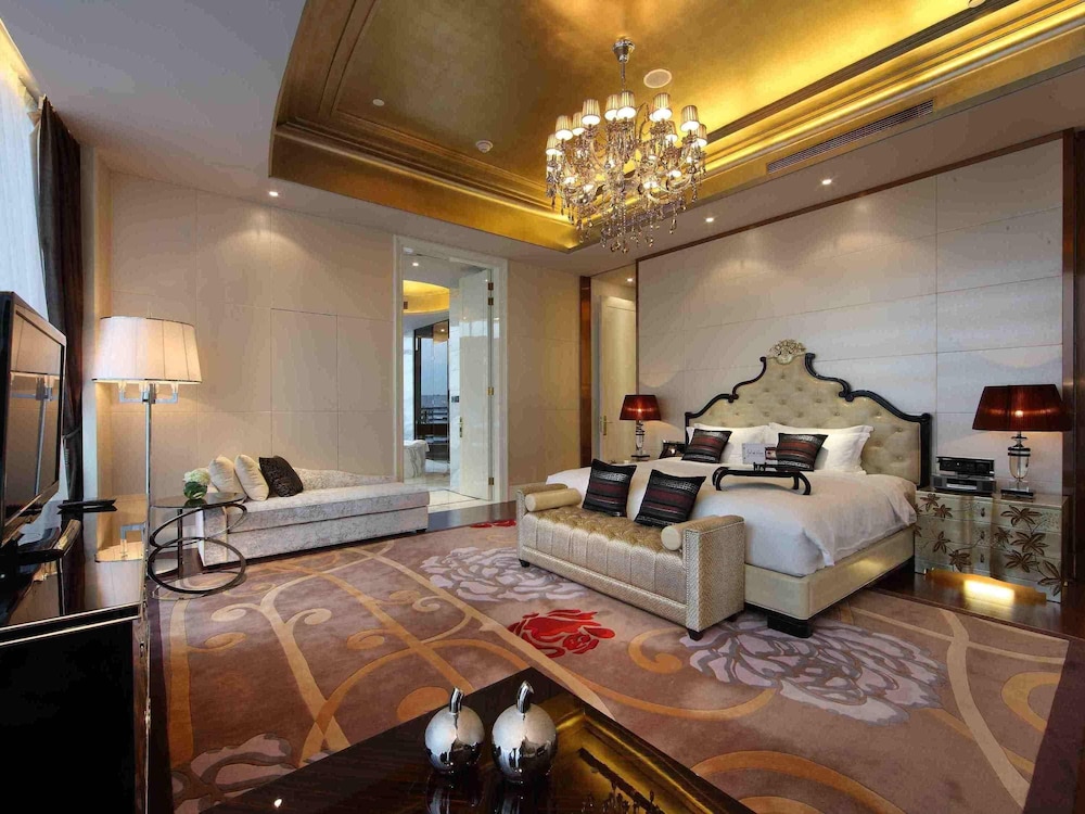 Suite Presidencial, 1 Cama King del hotel Sofitel Guangzhou Sunrich. Foto 2