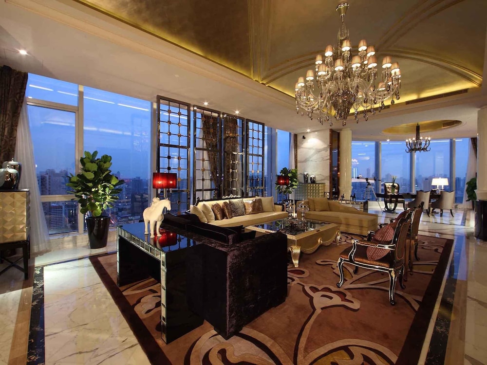 Suite Presidencial, 1 Cama King del hotel Sofitel Guangzhou Sunrich. Foto 3