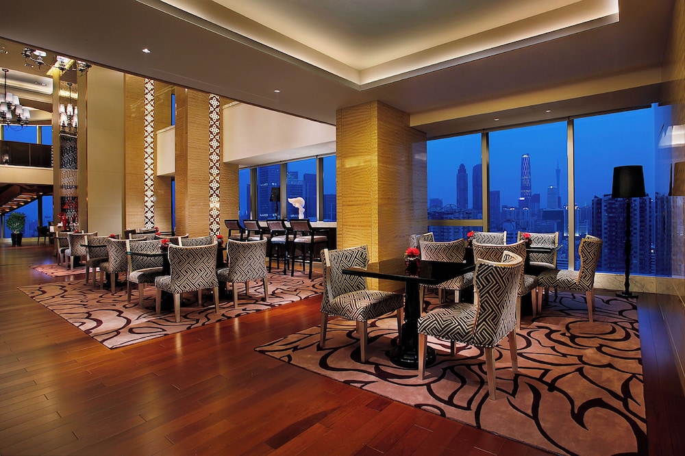 Suite Presidencial, 1 Cama King del hotel Sofitel Guangzhou Sunrich. Foto 5