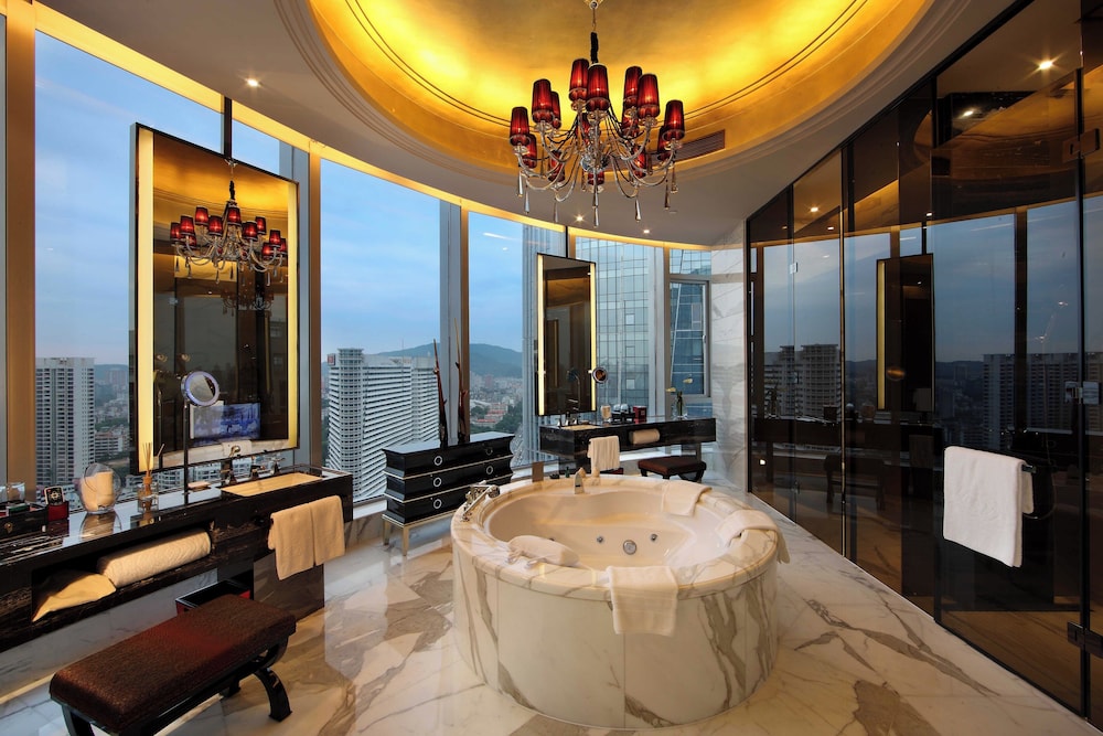 Suite Presidencial, 1 Cama King del hotel Sofitel Guangzhou Sunrich. Foto 6