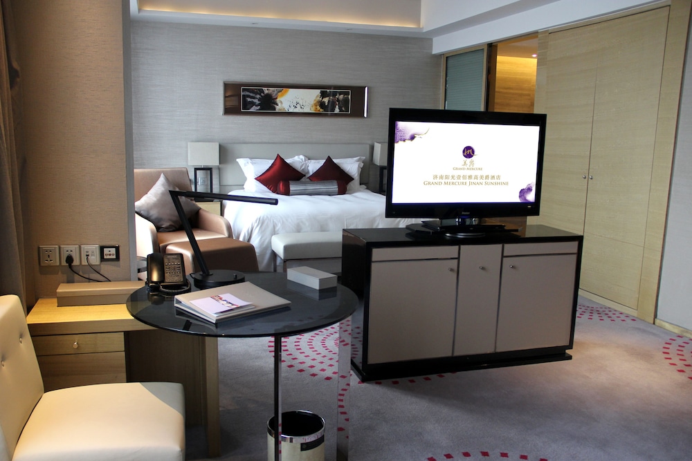 Suite junior, 1 cama de matrimonio grande del hotel Grand Mercure Jinan Sunshine