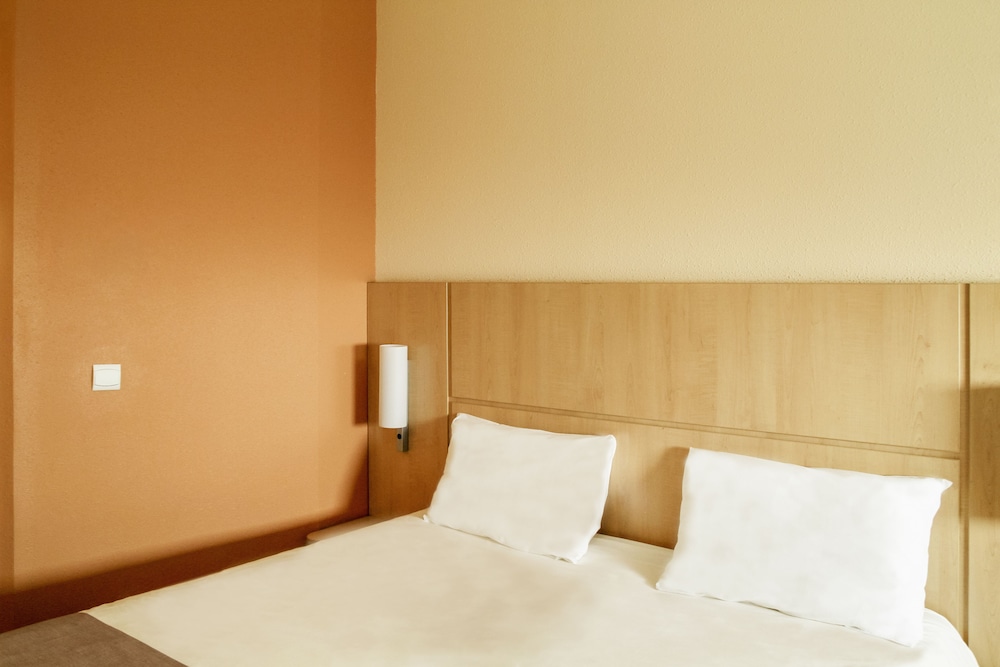 Habitación Estándar con 1 cama doble del hotel Ibis Constantine. Foto 3