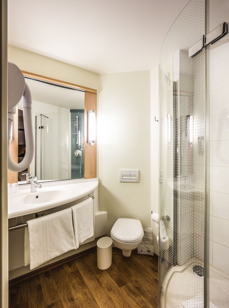 Habitación Estándar con 1 cama doble del hotel Ibis Constantine. Foto 9