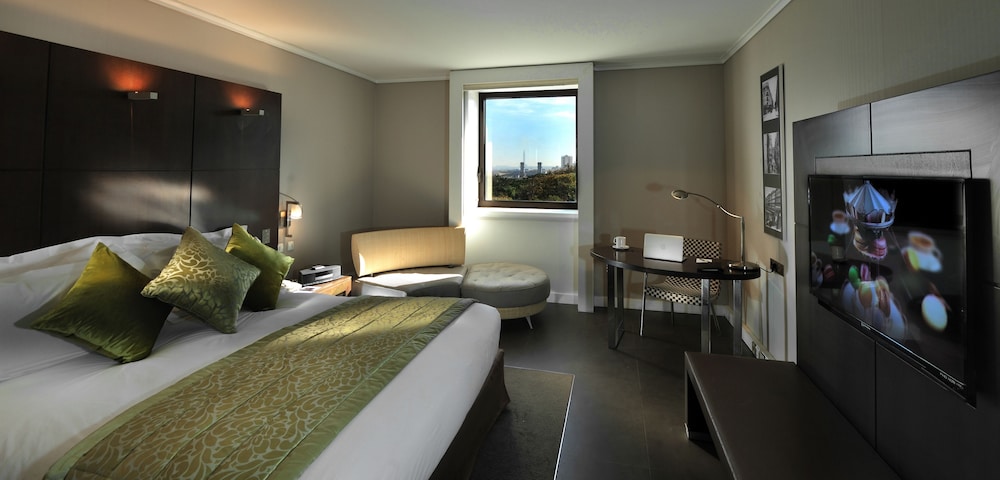 Habitación de Lujo Club Sofitel - 1 cama king size, vistas a la ciudad del hotel Sofitel Algiers Hamma Garden. Foto 1