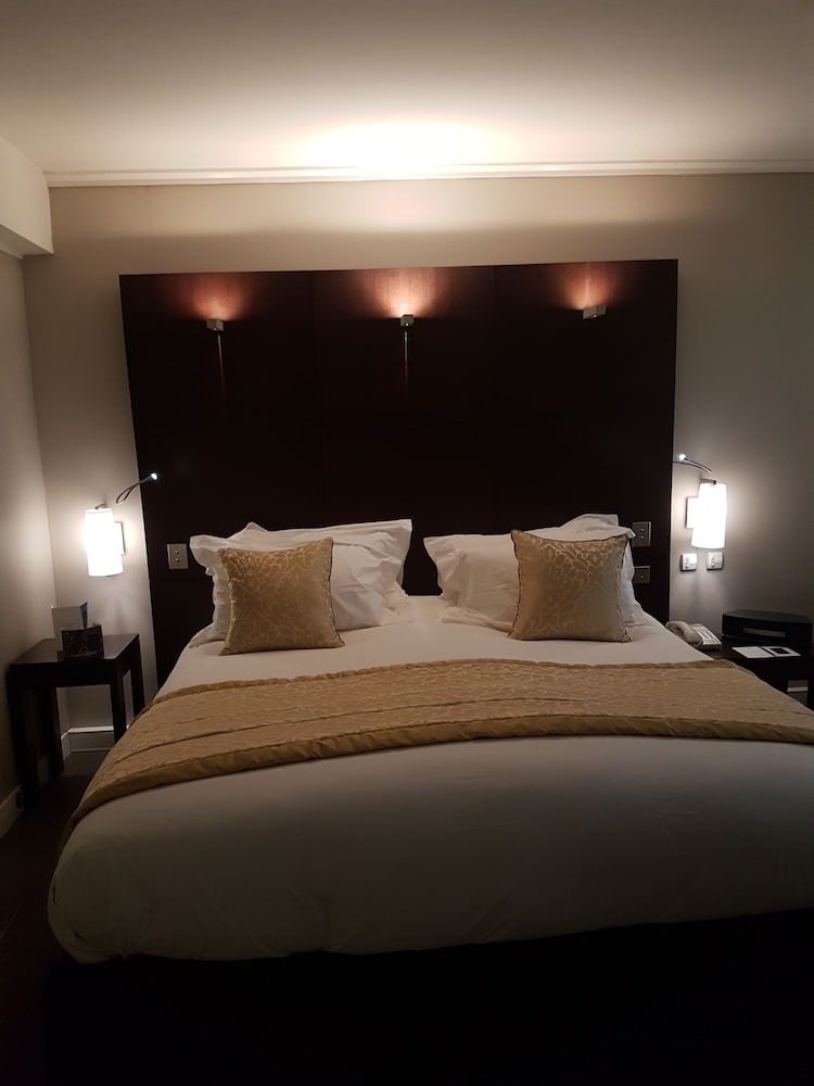 Habitación de Lujo Club Sofitel - 1 cama king size, vistas a la ciudad del hotel Sofitel Algiers Hamma Garden. Foto 6