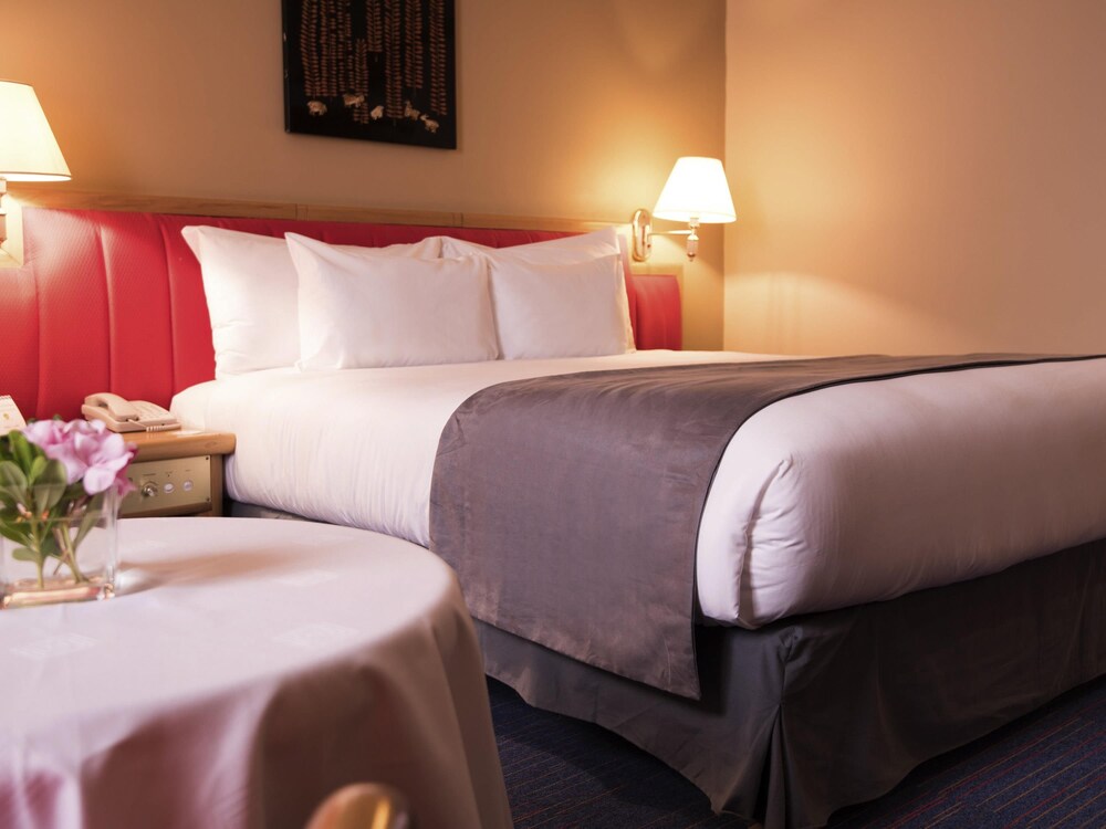 Habitación doble superior, 1 cama doble del hotel Mercure Alger Aeroport. Foto 1