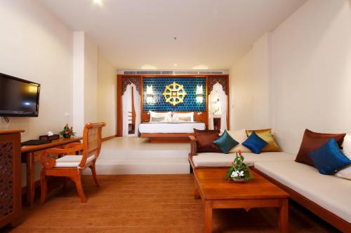 Habitación Doble Deluxe con acceso a la piscina del hotel Rawai Palm Beach Resort