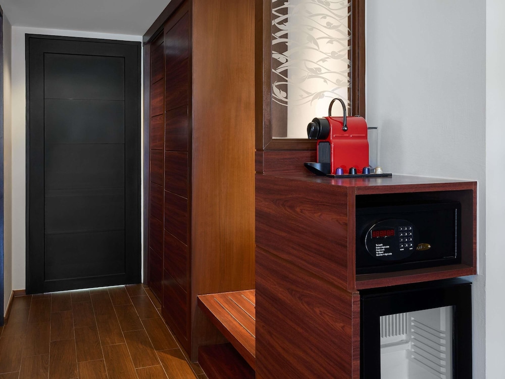 Habitación Deluxe, 2 camas individuales del hotel Novotel Phuket Vintage Park. Foto 5