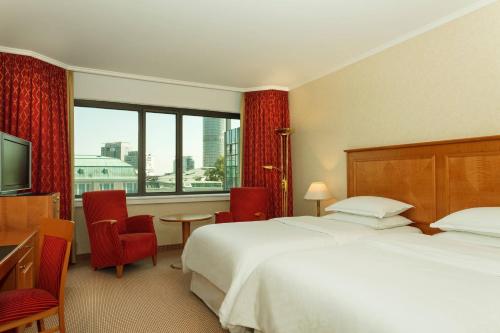 Habitación Doble Estándar - 2 camas del hotel Sheraton Essen. Foto 1