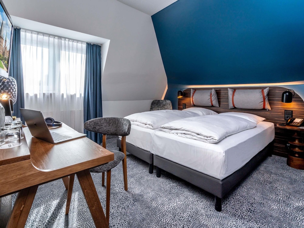 Habitación estándar con 1 cama doble (180 x 200 cm con colchones separados) del hotel Mercure Hotel Luebeck City Center (Ex Hotel Excelsior). Foto 6