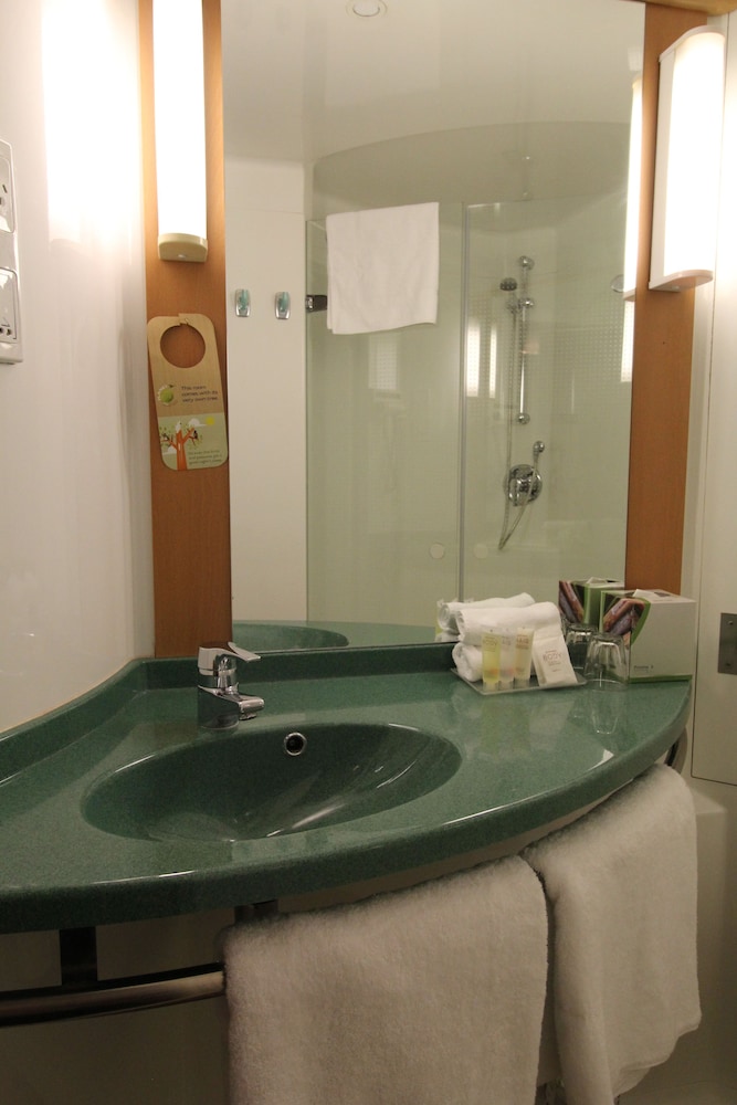 Habitación Estándar 2 Camas Individuales del hotel Ibis Newcastle. Foto 9