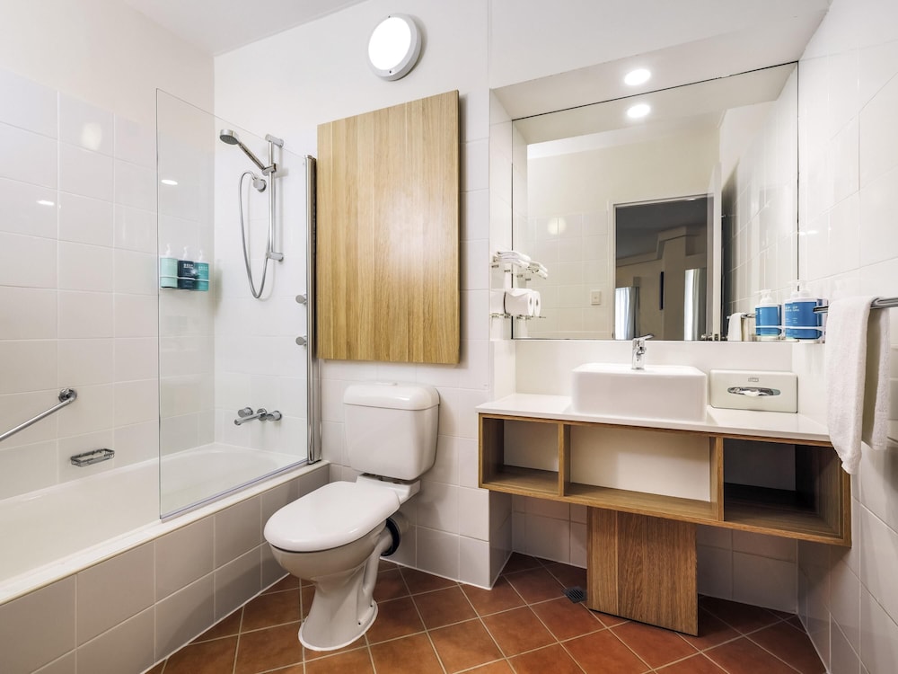 Junior Suite 1 Cama King Vista al Puerto del hotel Novotel Darwin Cbd. Foto 4