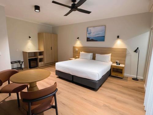 Habitación Deluxe King con 1 cama King del hotel Mercure Darwin Airport Resort. Foto 1