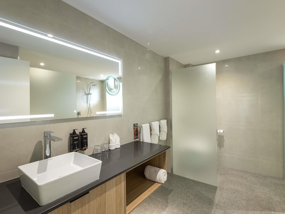 Suite Deluxe con 1 cama King del hotel Mercure Darwin Airport Resort. Foto 2
