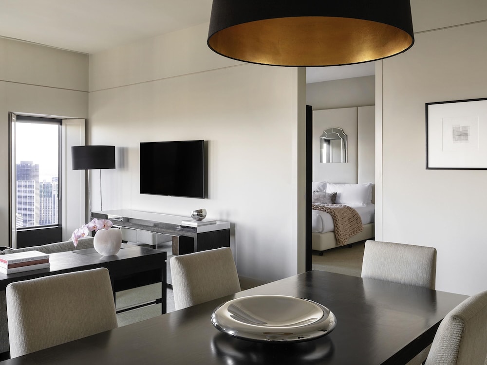 AMBASSADOR SUITE CLUB SOFITEL, 1 Cama King Size, Sala de Estar Independiente, Vistas de Esquina a la Bahía del hotel Sofitel Melbourne On Collins