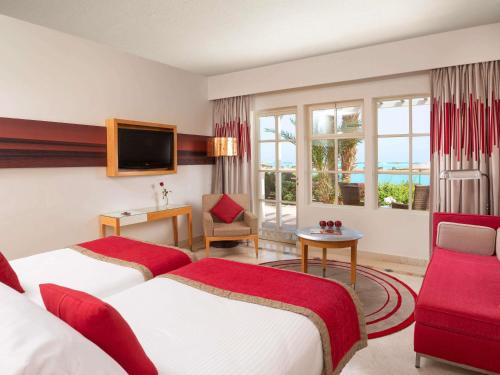 Habitación Doble Deluxe con vistas al mar - 2 camas del hotel Mövenpick Resort and Spa El Gouna