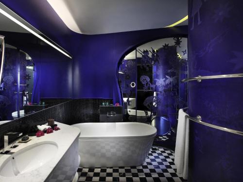 Habitación SO CLUB, 1 cama king size, vistas al parque Lumpini, 4 diseños temáticos, Beneficios exclusivos del Club del hotel So/ Bangkok. Foto 2