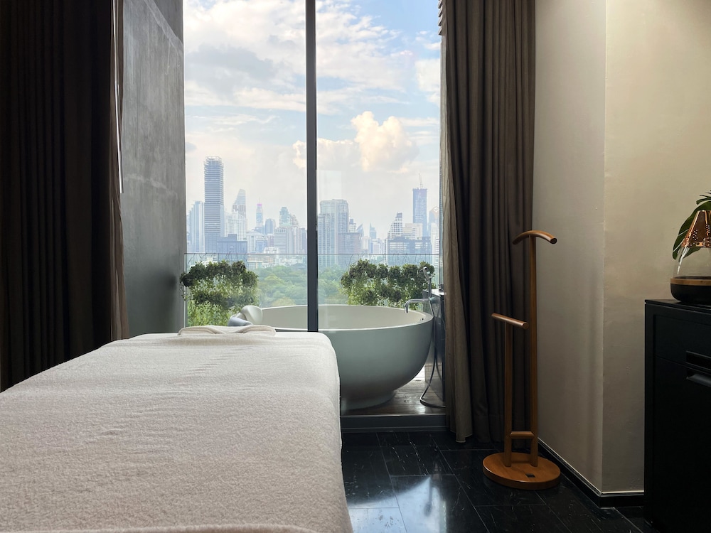 SUITE SO ONE BEDROOM, 1 cama king size, vistas al parque Lumpini o a la ciudad, Beneficios exclusivos del Club del hotel So/ Bangkok. Foto 12