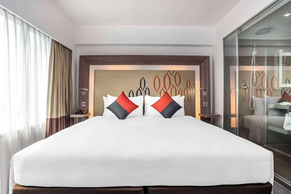 Habitación doble 1 Cama king Vista ciudad Con Vistas Normal del hotel Hilton Garden Inn Bangkok Silom. Foto 1