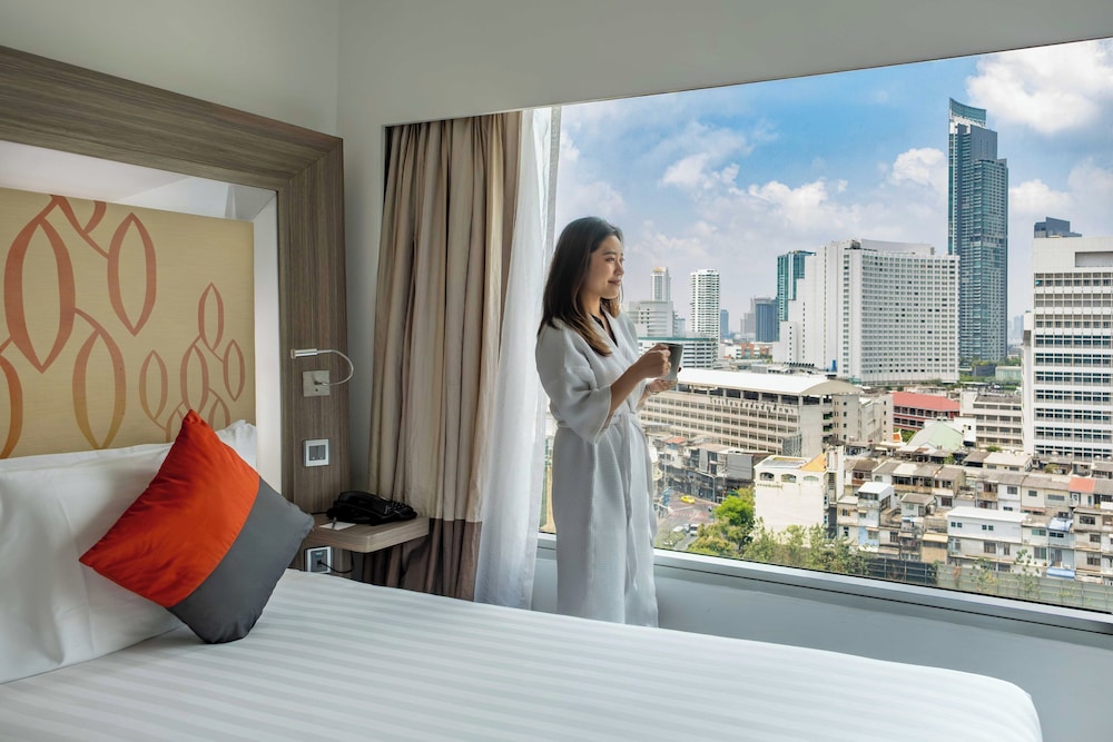 Habitación Deluxe, 1 cama de matrimonio grande (High Floor) del hotel Hilton Garden Inn Bangkok Silom. Foto 2