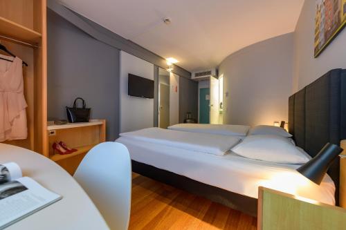 Habitación Doble Estándar - 2 camas del hotel Ibis Köln Frechen. Foto 9