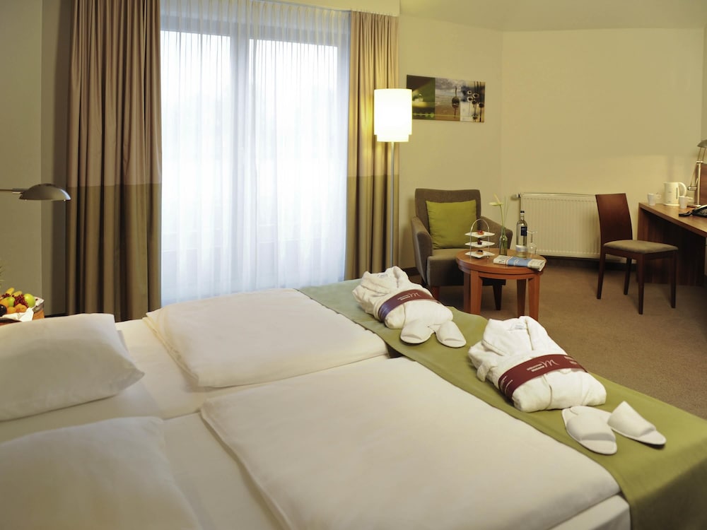 Habitación Privilege con cama queen size del hotel Mercure Tagungs- and Landhotel Krefeld