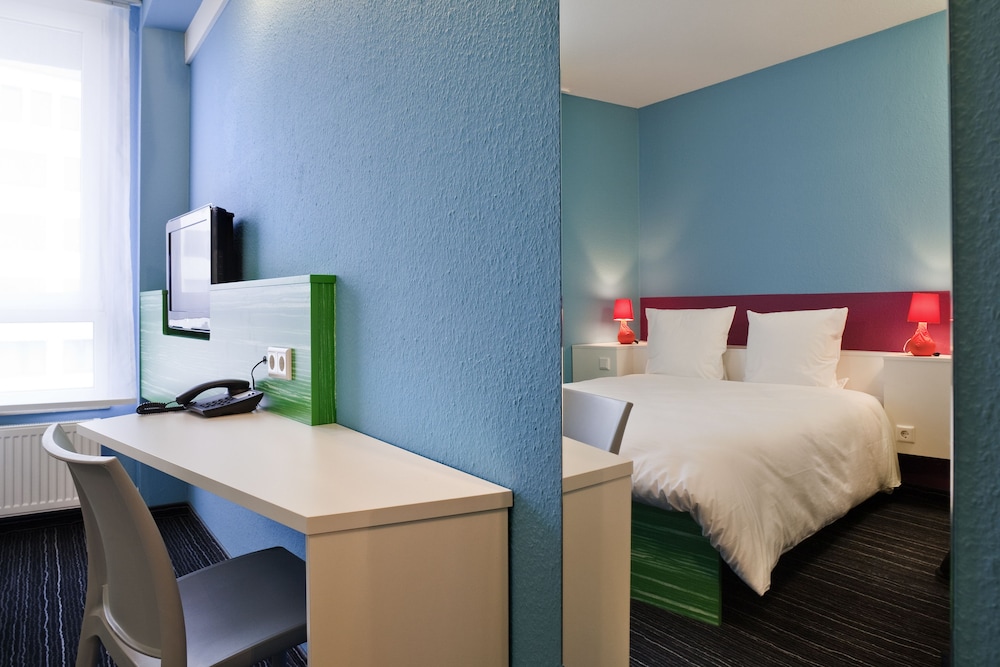 Suite Familiar Estándar con 2 habitaciones comunicadas del hotel Ibis Styles Düsseldorf - Neuss. Foto 1