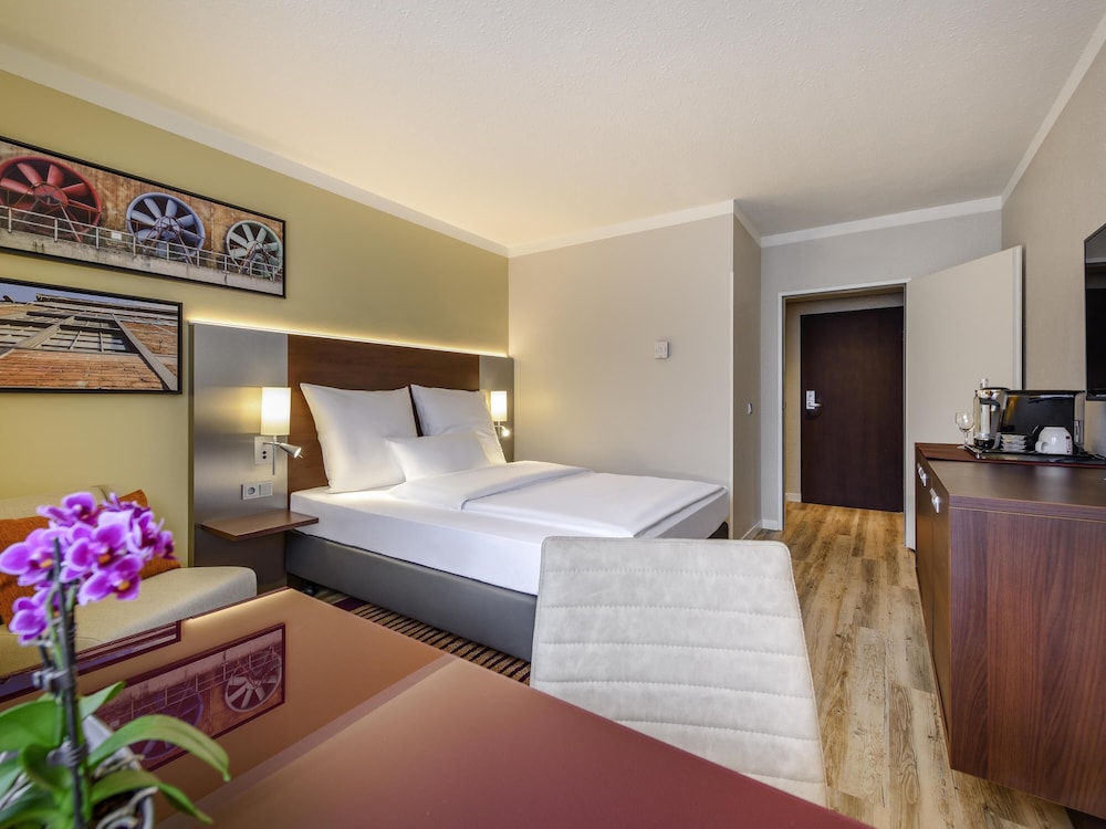 Habitación Standard con 1 cama de matrimonio del hotel Mercure Duisburg City