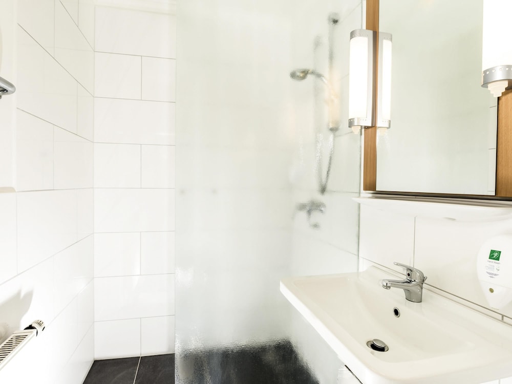 Habitación Estándar con 1 cama doble del hotel Ibis Eisenach. Foto 4