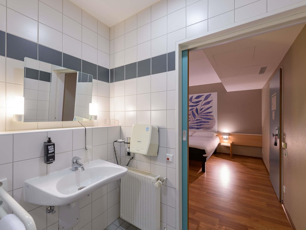 Habitación Estándar con 1 cama doble del hotel Ibis Heilbronn City. Foto 7
