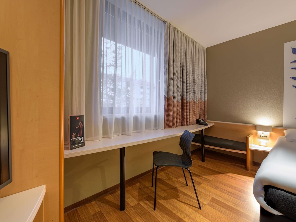 Habitación Estándar con 1 cama doble del hotel Ibis Heilbronn City. Foto 11