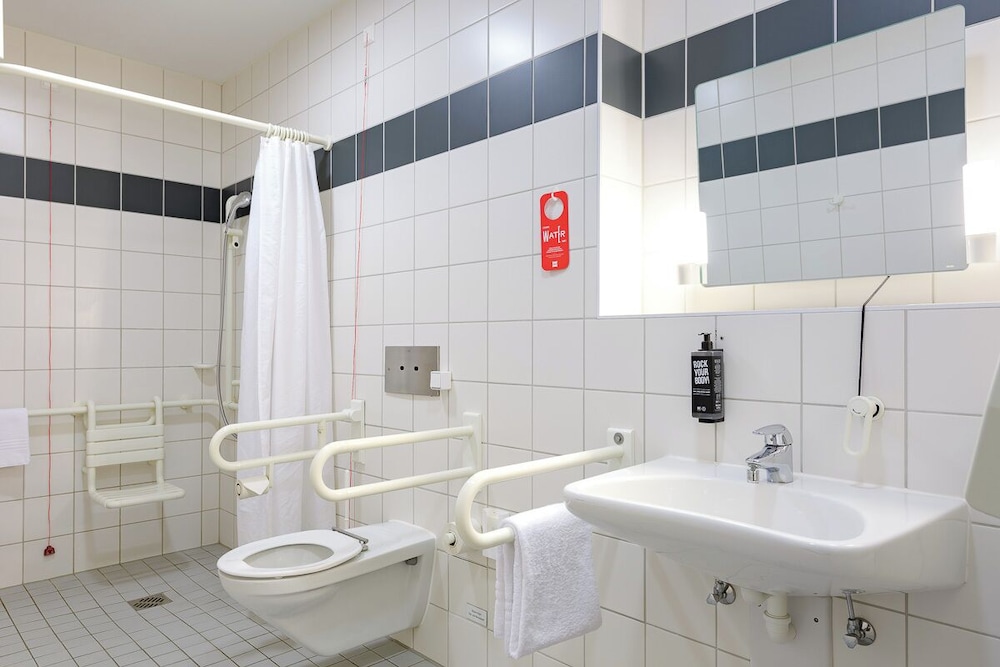 Habitación Estándar con 1 cama doble del hotel Ibis Heilbronn City. Foto 15