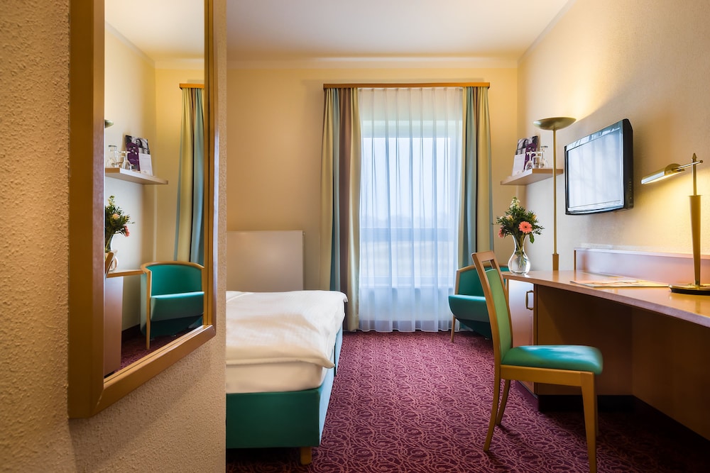 Habitación Standard con 1 cama individual del hotel Mercure Ingolstadt. Foto 1