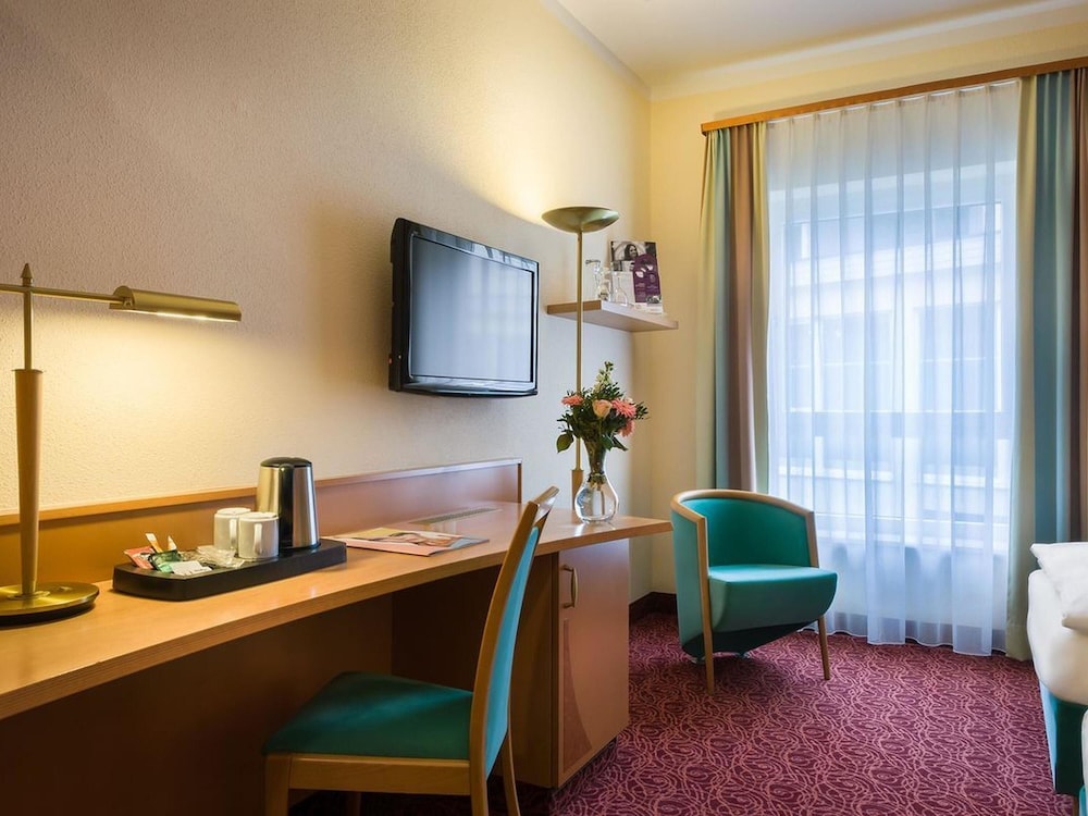 Habitación Standard con 2 camas individuales del hotel Mercure Ingolstadt. Foto 2
