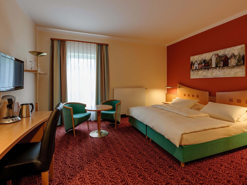 Habitacion Standard con 1 cama doble y 1 cama individual del hotel Mercure Ingolstadt. Foto 4